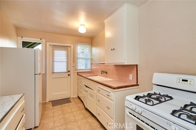 706 Brent, South Pasadena CA: https://media.crmls.org/medias/f9b2dc4f-e26a-48ce-b238-6cdd8a87b998.jpg