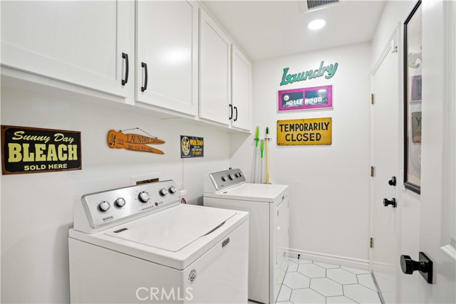 319 Cheerful Court, Simi Valley CA: https://media.crmls.org/medias/f9b4dd03-d789-4956-90fd-8376e31d7c6a.jpg