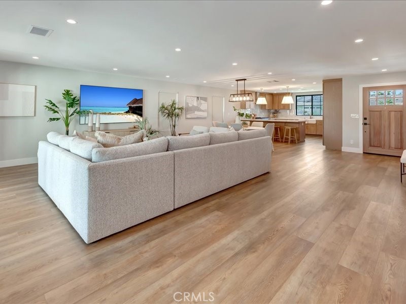 MLS #OC25223093 image #30