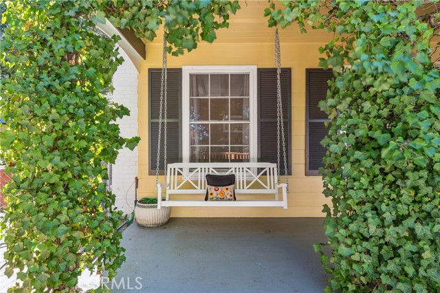 Detail Gallery Image 5 of 58 For 222 Holiday, Lake Arrowhead,  CA 92352 - 3 Beds | 2 Baths