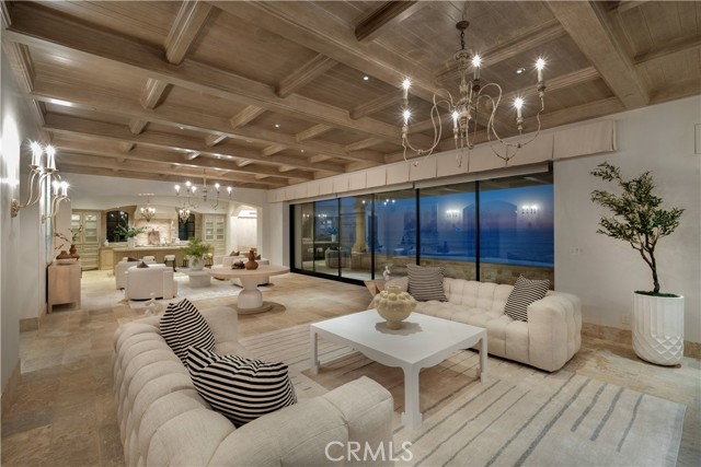 21 Strand Beach Drive, Dana Point CA: https://media.crmls.org/medias/f9b6b43f-3817-45a9-a7e0-f2309c2ce992.jpg