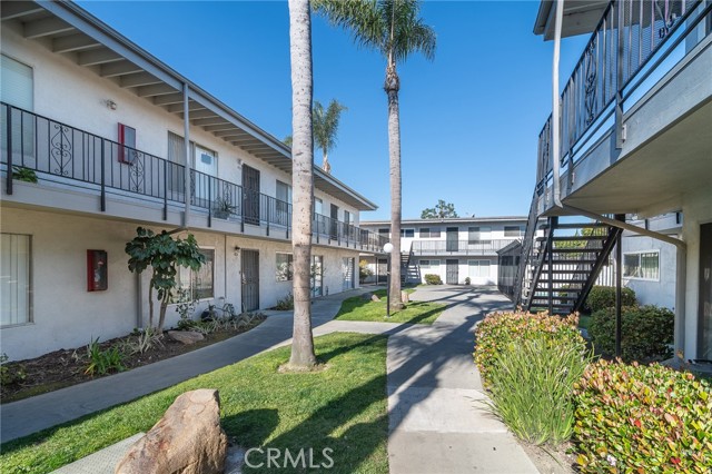 Detail Gallery Image 11 of 16 For 5530 Ackerfield Ave #402,  Long Beach,  CA 90805 - 2 Beds | 1 Baths