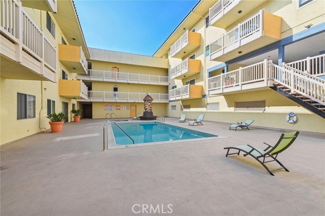 1707 Pacific Coast Highway, Hermosa Beach, California 90254, 2 Bedrooms Bedrooms, ,2 BathroomsBathrooms,Residential,Sold,Pacific Coast Highway,SB24105378