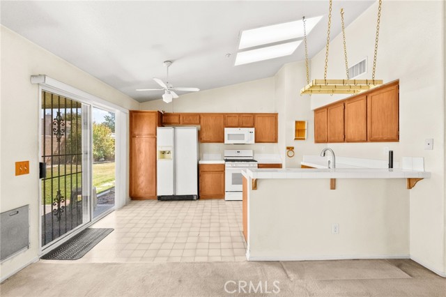 2755 Cambridge Avenue, Hemet CA: https://media.crmls.org/medias/f9b7686a-5bbc-491c-94f5-07a42947dbe1.jpg