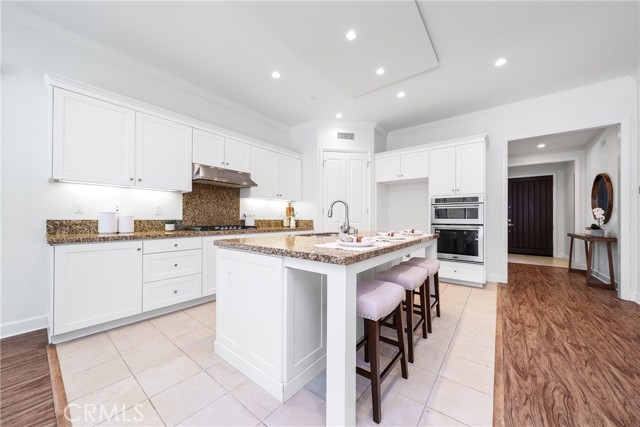 67 Brixton, Irvine CA: https://media.crmls.org/medias/f9b778c0-f4a8-4bf3-8c71-fd3eb95ea532.jpg