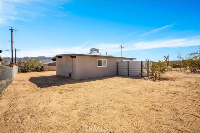 Detail Gallery Image 14 of 23 For 6029 Sunset Rd, Joshua Tree,  CA 92252 - 2 Beds | 1 Baths