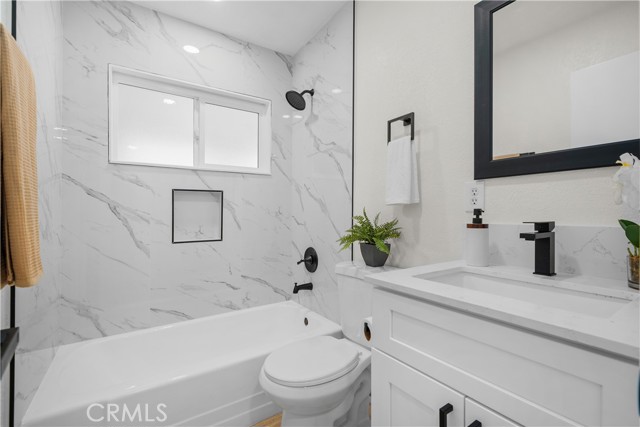 Detail Gallery Image 11 of 23 For 1064 E La Verne Ave, Pomona,  CA 91767 - 3 Beds | 2 Baths