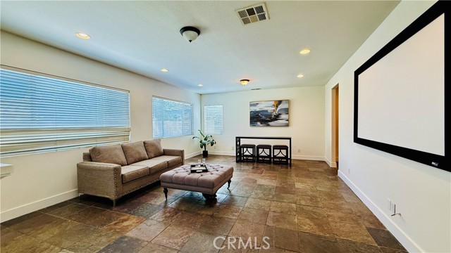11958 Sunstone Court, Eastvale CA: https://media.crmls.org/medias/f9b95020-99da-4c2e-a1c5-fe7125142205.jpg