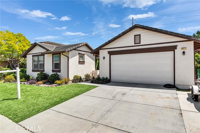 14277 Florence Street, Eastvale CA: https://media.crmls.org/medias/f9ba082d-6da7-419c-8251-c3ba1d89c0e4.jpg