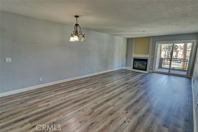 Detail Gallery Image 6 of 40 For 310 Lake St #213,  Huntington Beach,  CA 92648 - 2 Beds | 2 Baths