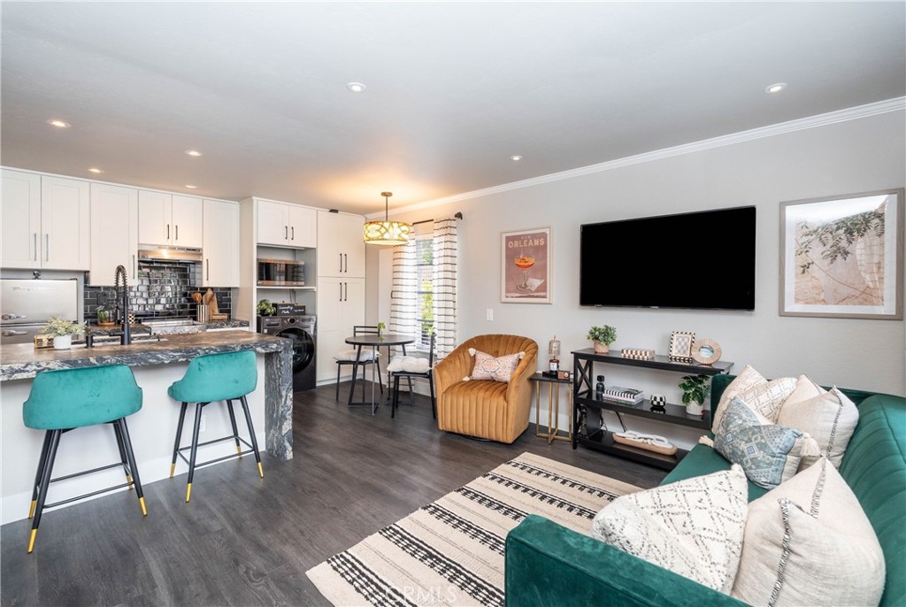 23325 La Crescenta #D