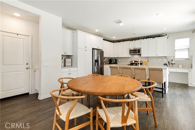 Detail Gallery Image 11 of 40 For 4846 S Monarch Pl, Ontario,  CA 91762 - 4 Beds | 3 Baths