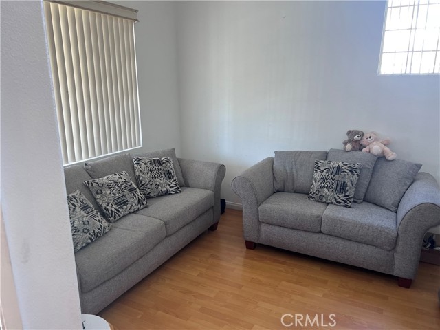 2005 E 120th Street, Los Angeles CA: https://media.crmls.org/medias/f9bb1d7b-2ac0-4456-b2e3-d90825380416.jpg