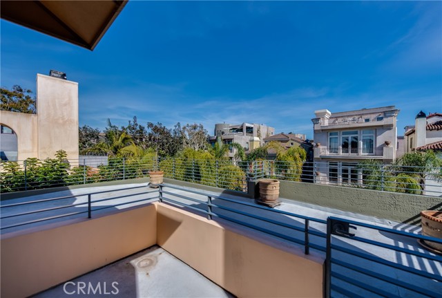 Detail Gallery Image 61 of 75 For 143 Union Jack Mall, Marina Del Rey,  CA 90292 - 5 Beds | 5/2 Baths