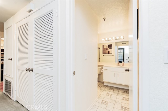 Detail Gallery Image 22 of 59 For 2563 Plaza Del Amo #204,  Torrance,  CA 90503 - 2 Beds | 2 Baths