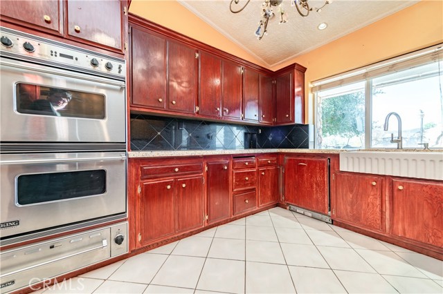 32375 Sage Road, Hemet CA: https://media.crmls.org/medias/f9bbe0cd-945c-4d61-b236-95be769d246d.jpg