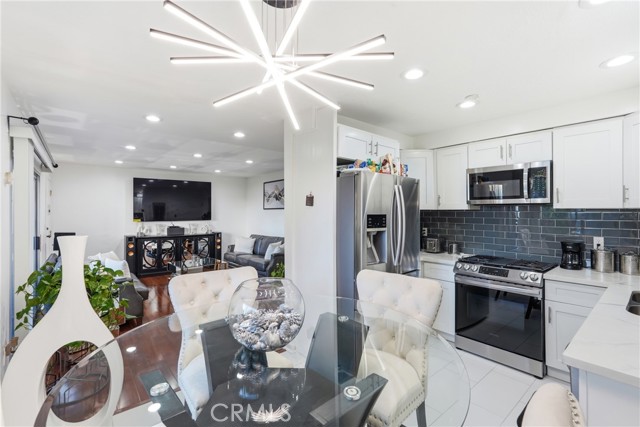 Detail Gallery Image 7 of 19 For 2502 Manhattan Beach #1,  Gardena,  CA 90249 - 2 Beds | 1 Baths