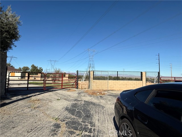 8539 W Avenue L, Lancaster CA: https://media.crmls.org/medias/f9bc39b3-fc9b-4111-b598-7a5e7538f1d9.jpg
