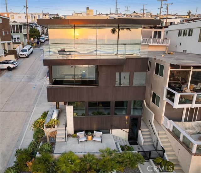 4320 The Strand, Manhattan Beach, California 90266, 3 Bedrooms Bedrooms, ,1 BathroomBathrooms,Residential,Sold,The Strand,SB22024203