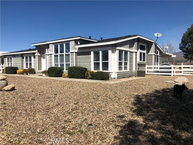 42850 Hill Top Drive, Banning CA: https://media.crmls.org/medias/f9bd7f0f-7eea-40c7-a7fd-a567d93f18ce.jpg