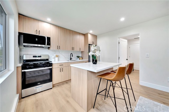 20742 Lull Street, Winnetka CA: https://media.crmls.org/medias/f9bd9c82-cb8c-47cb-a90c-28578c12caf3.jpg