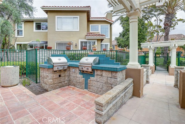 22 Matisse Circle, Aliso Viejo CA: https://media.crmls.org/medias/f9bda140-3c6d-4064-ace8-8acfe590e0a8.jpg