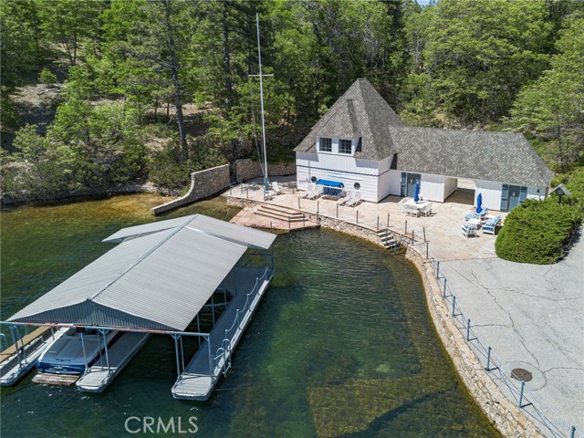 Detail Gallery Image 2 of 75 For 28641 North Shore Rd, Lake Arrowhead,  CA 92352 - 14 Beds | 11/1 Baths