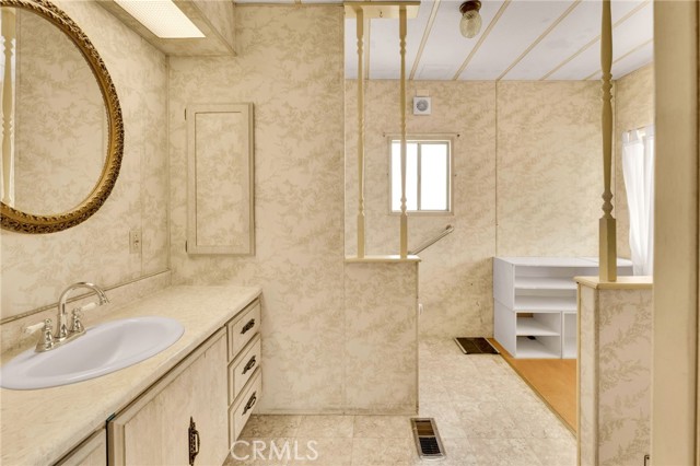 200 San Bernardino, Rialto CA: https://media.crmls.org/medias/f9be5d53-f368-4942-b9bd-d5979718118c.jpg