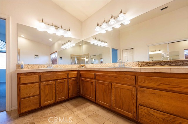 Detail Gallery Image 18 of 39 For 28896 Pleasant Knoll Ln, Valley Center,  CA 92082 - 5 Beds | 3/1 Baths