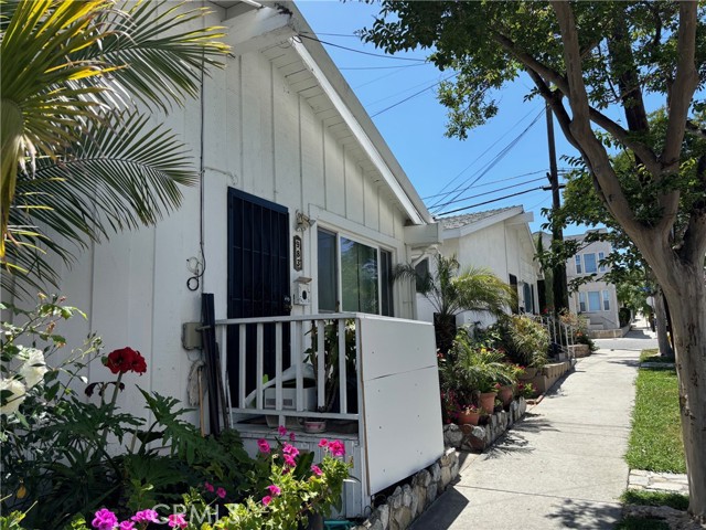 Image 2 of 10 For 989 2nd Street