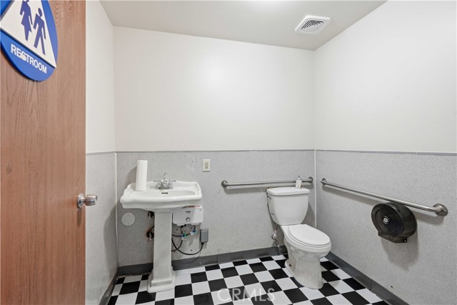 Commercial for Sale in Palmdale, California