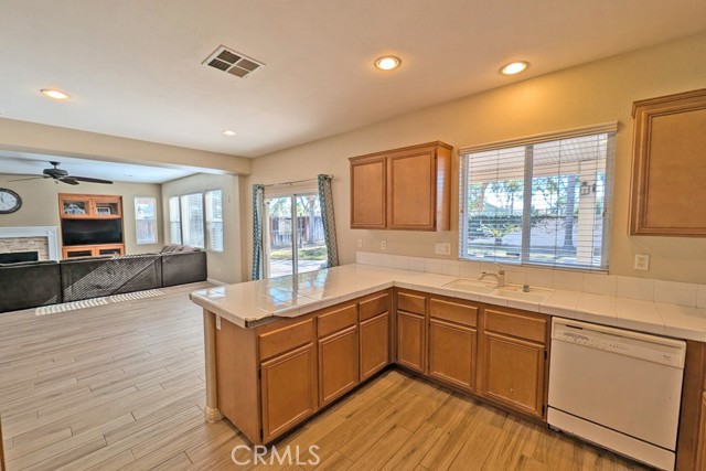 Detail Gallery Image 12 of 34 For 6130 Fairlane Ave, Corona,  CA 92880 - 4 Beds | 2/1 Baths