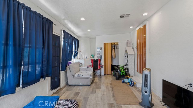 8035 Santa Rita Street, Corona CA: https://media.crmls.org/medias/f9c0f91c-d562-4354-a0d8-52abf40a3e91.jpg