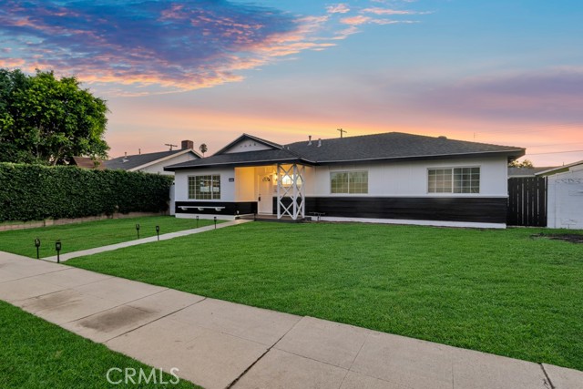 8547 Tampa Avenue, Northridge CA: https://media.crmls.org/medias/f9c13b75-0500-4987-b48a-1d9abbbe19b1.jpg