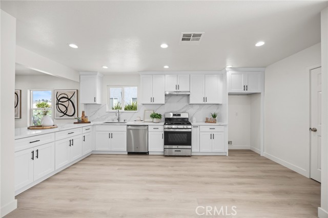 Image 12 of 37 For 2024 Grandridge Ave