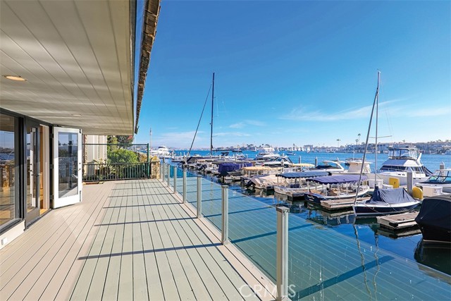 2636 Bayshore Drive, Newport Beach CA: https://media.crmls.org/medias/f9c305fd-daa0-4862-b298-76395e1fb30e.jpg