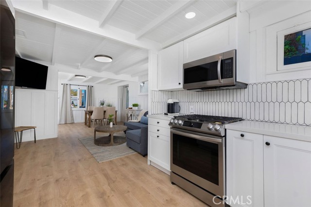 Detail Gallery Image 8 of 14 For 624 Emerald, Redondo Beach,  CA 90277 - 2 Beds | 2 Baths
