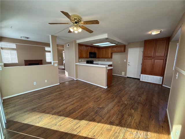 Detail Gallery Image 10 of 21 For 23708 Cork Oak, Murrieta,  CA 92562 - 3 Beds | 2/1 Baths