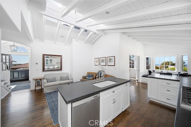 806 Emerald Bay, Laguna Beach CA: https://media.crmls.org/medias/f9c42181-3fc4-4cf3-b113-7a791be72d3a.jpg