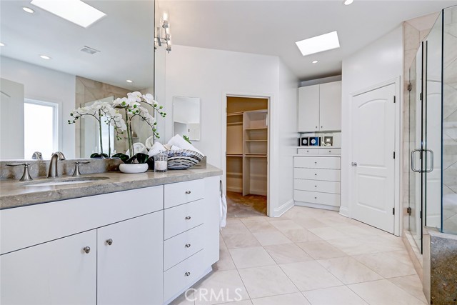 Detail Gallery Image 36 of 70 For 819 11th St, Manhattan Beach,  CA 90266 - 6 Beds | 5/2 Baths