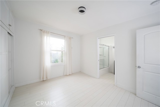 Detail Gallery Image 14 of 18 For 22149 Victory Bld, Woodland Hills,  CA 91303 - 3 Beds | 3 Baths