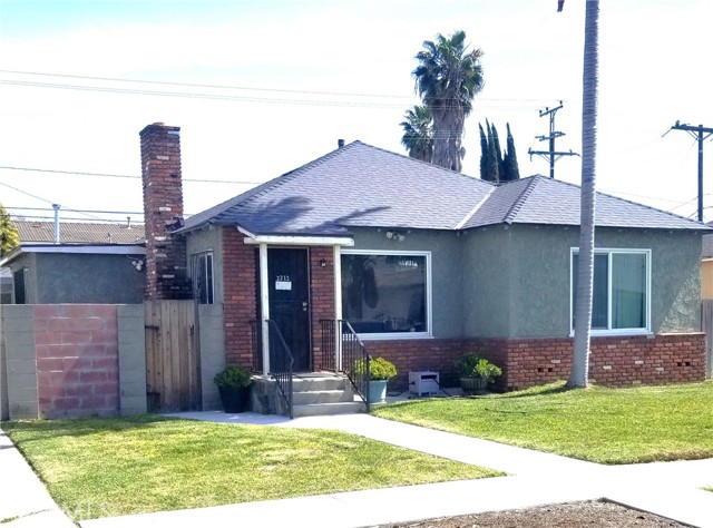 2212 N Locust Avenue, Compton CA: https://media.crmls.org/medias/f9c4a3b7-4479-4ce6-b91e-a28cfd78d6c9.jpg