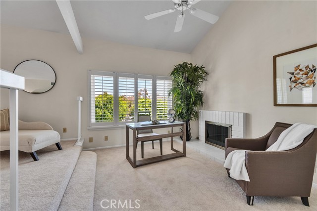 4 E Trenton, Irvine CA: https://media.crmls.org/medias/f9c527a2-f430-45dc-85c3-8b8b1b566dfb.jpg