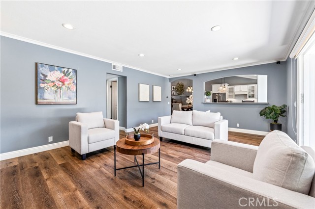 5732 Anthony Ave, Garden Grove CA: https://media.crmls.org/medias/f9c5976a-af1b-470e-bb75-b02a9f811bf2.jpg