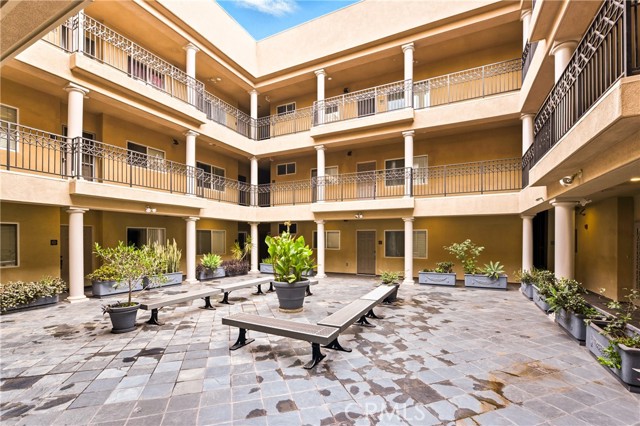 Detail Gallery Image 14 of 16 For 200 N 5th #101,  Alhambra,  CA 91801 - 2 Beds | 2 Baths