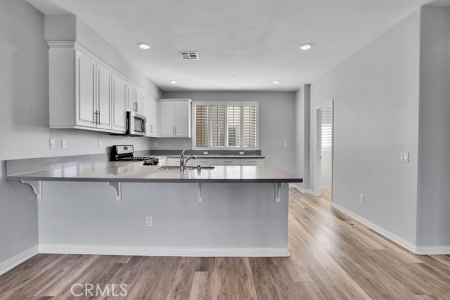 Detail Gallery Image 13 of 28 For 14402 Kabana Ln #2,  Gardena,  CA 90247 - 3 Beds | 4 Baths