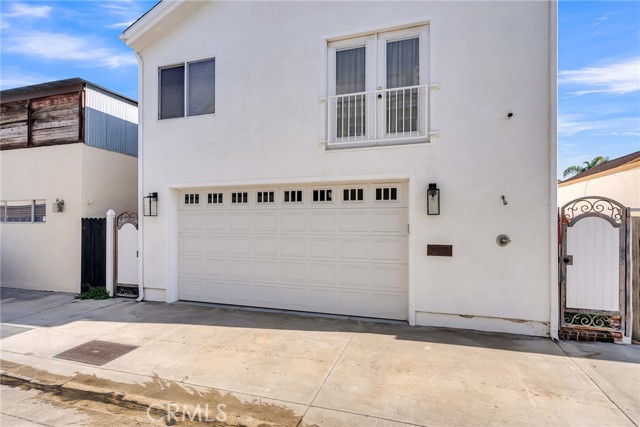 Detail Gallery Image 35 of 54 For 331 Walnut St, Newport Beach,  CA 92663 - 5 Beds | 5/1 Baths