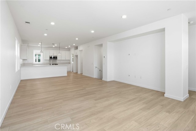 Detail Gallery Image 13 of 33 For 2513 Iconic St, South El Monte,  CA 91733 - 4 Beds | 3/1 Baths