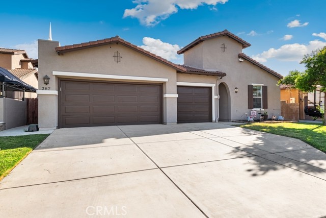 Detail Gallery Image 2 of 43 For 387 Monument Pkwy, Perris,  CA 92570 - 3 Beds | 2/1 Baths