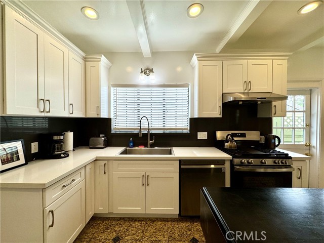 Detail Gallery Image 16 of 65 For 1149 Cordova Ave, Glendale,  CA 91207 - 5 Beds | 3 Baths